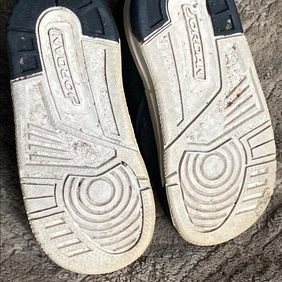 Jordan Kids Black and Pink Sneakers Size 6C - Picture 10 of 10